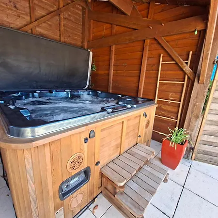 Domaine De La Bréssandière Habitación en casa particular *